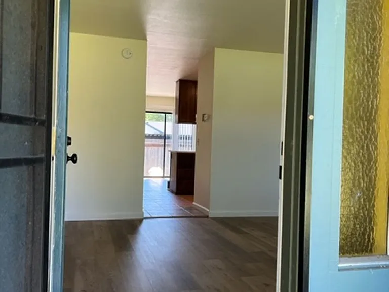 279 College View Dr — Photo 2
