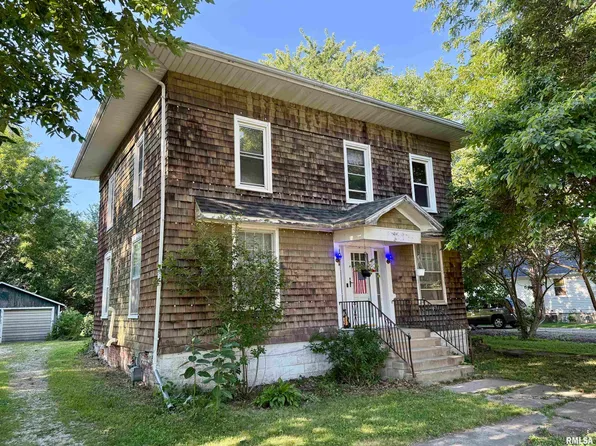 215 W Pine St, Oneida, IL 61467