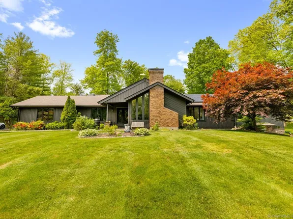 4 Cranberry Lane, Brookfield, CT 06804