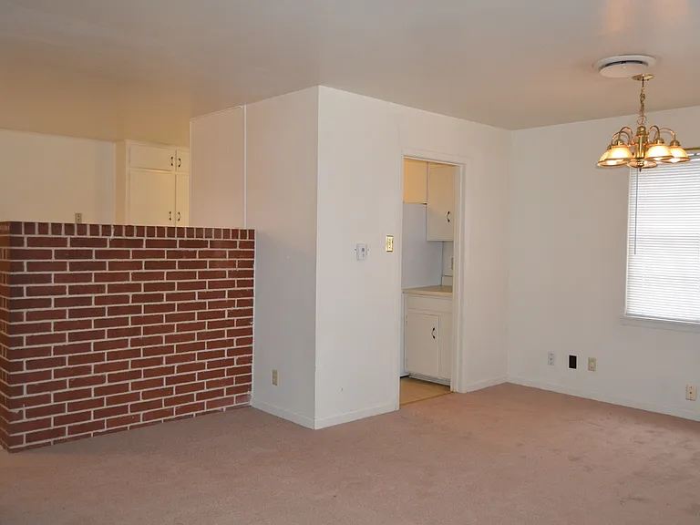 1323 Gardenia Ave — Photo 2