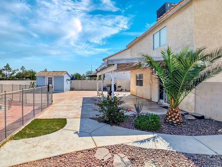 7520 Bowles Dr — Photo 23