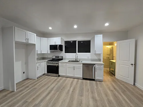 3230 Cerritos Ave #1/2 Photo 1
