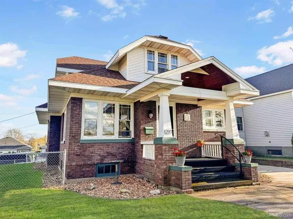 1219 9th Ave S, Escanaba, MI 49829