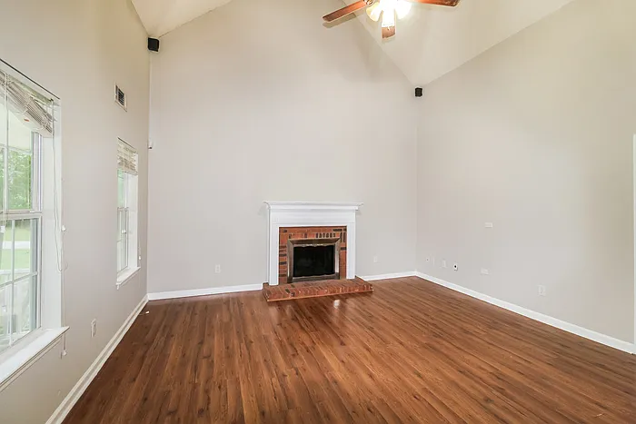 100 Rainwater Ct — Photo 2