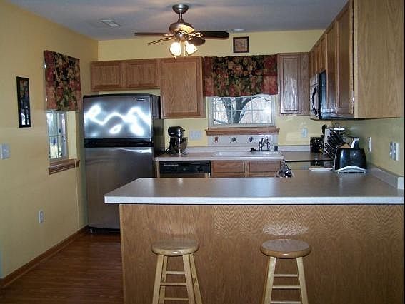 2nd image of 18430 Emerald Dr