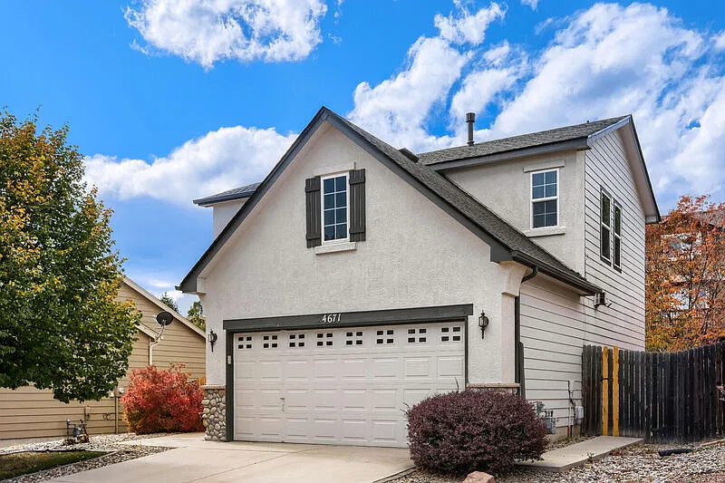 3 bed, 3.0 bath, 1436 sqft, $2,200 — Photo 3