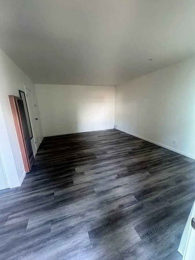 Building Photo - 1314 D St #4