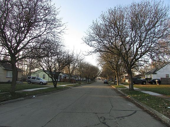 5th image of 19474 Archdale St