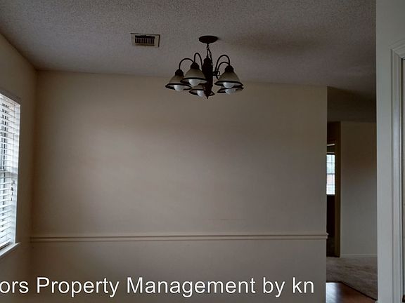 5th image of 827 S 38th St