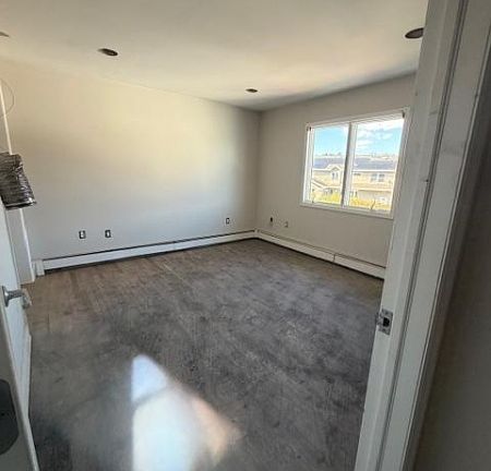 4th image of 1 Knollwood Rd