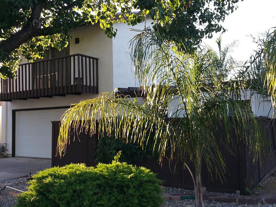 1st image of 2761 La Palma Dr