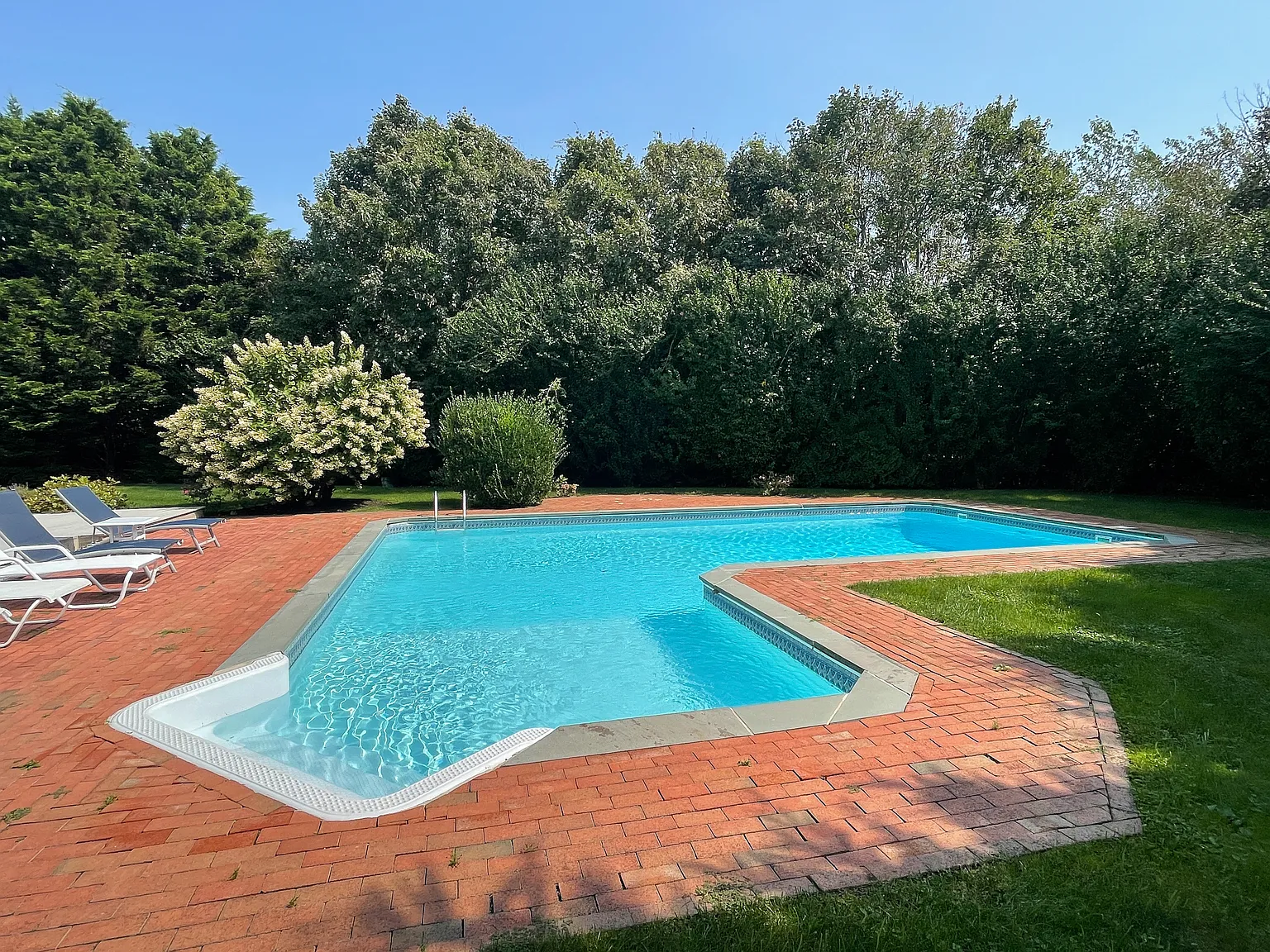 Quintessential Southampton - Close To Village And Beaches! — Photo 3