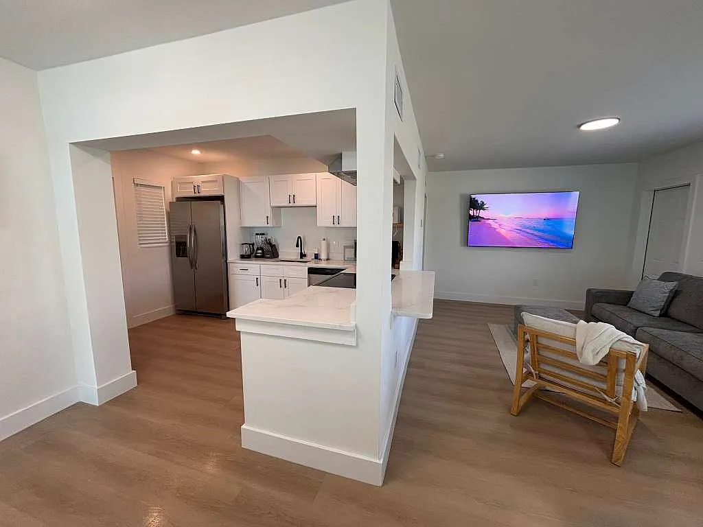 2 bed, 875 sqft, $2,600 — Photo 3