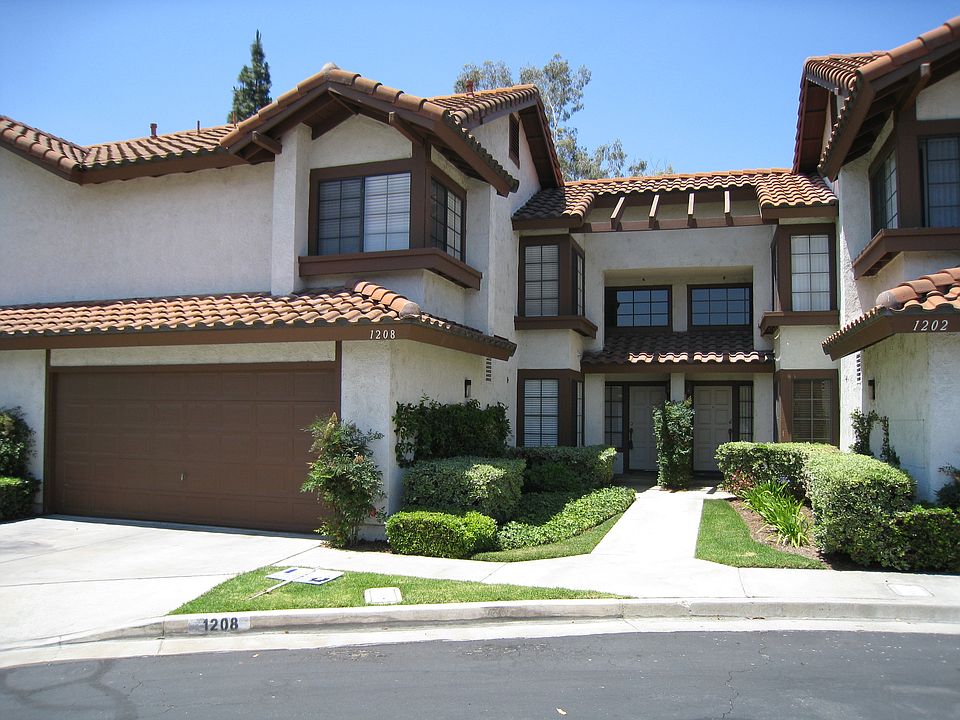 Nice Exterior w 2 Car Garage
