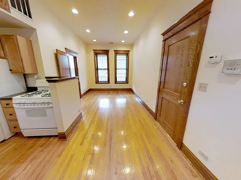 1139 W Webster Ave #3R — Photo 3