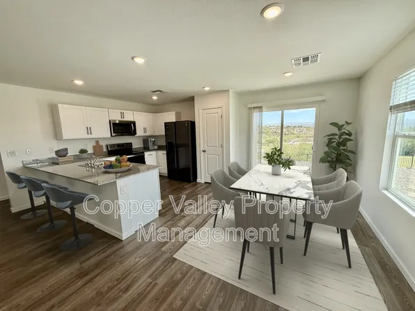 955 Jubal Ln, Wickenburg, AZ 85390