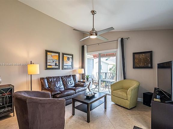 3rd image of 163 Waterside Dr #163