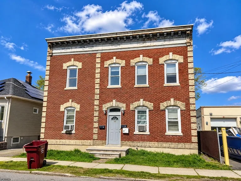 98 E Center St — Photo 1