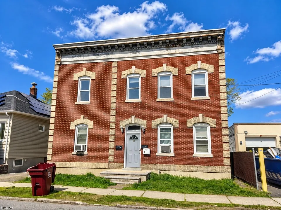 98 E Center St