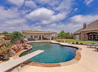 912 Indian Trl, Red Oak, TX 75154