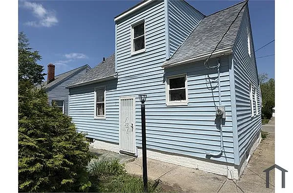 Building Photo - 16222 Lotus Dr