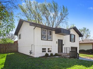11939 Smalley Ave, Grandview, MO 64030