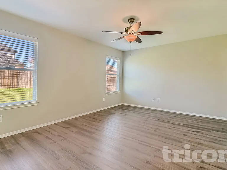 10317 Fossil Valley Dr — Photo 7
