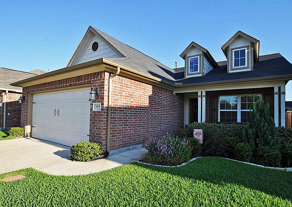 1st image of 18018 Surrey Lake Ln
