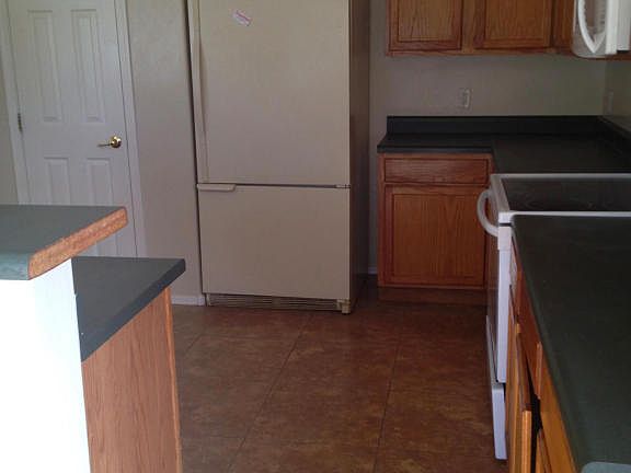 5th image of 528 N 105th Pl