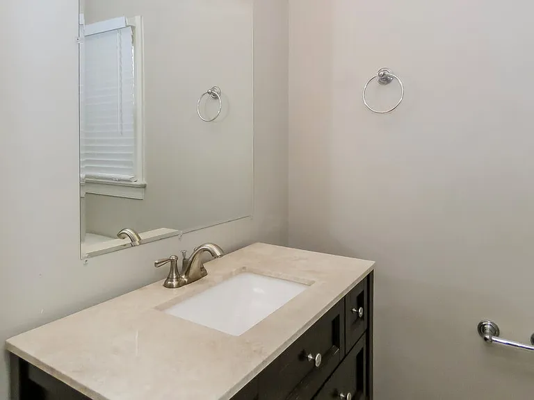 2416 Haybrook Ln — Photo 12