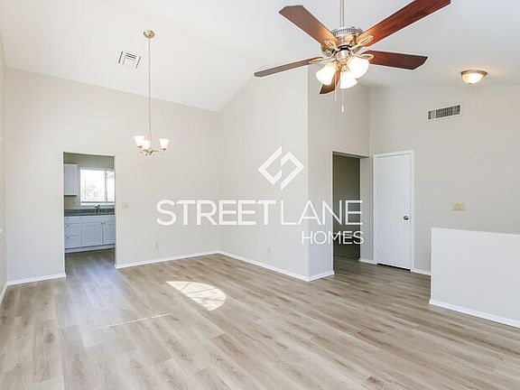 4th image of 3647 W Fairview Ln