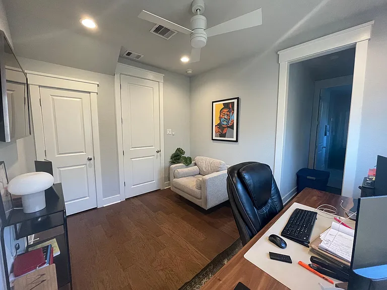 902 Martin St #A — Photo 15