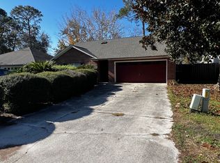 109 Clinton Ct, Saint Marys, GA 31558