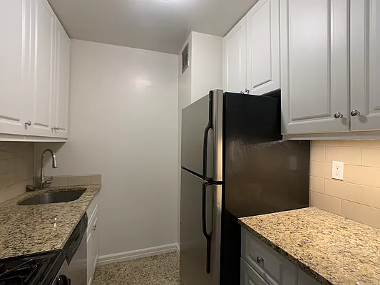 Rented by Jack Resnick & Sons | media 15