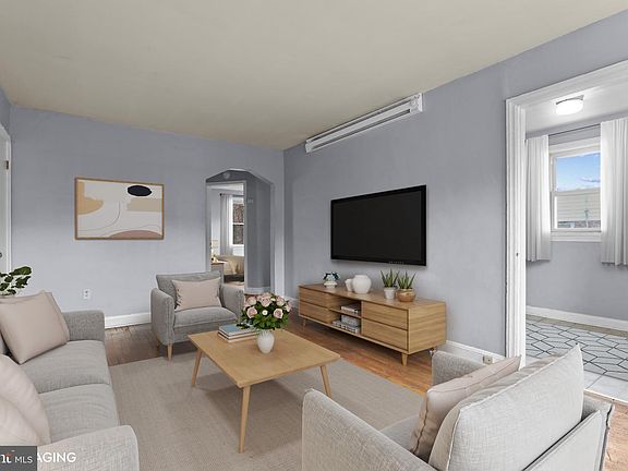 3rd image of 4511 Fairfax Rd