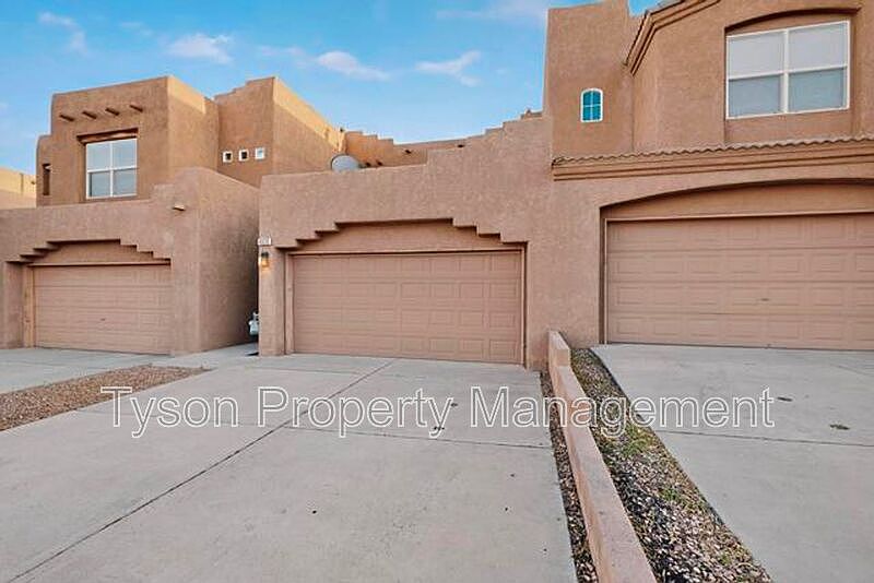 1st image of 6520 Los Pueblos Pl NW