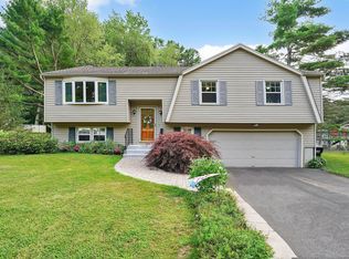 37 Schooner Ln, Meriden, CT 06451