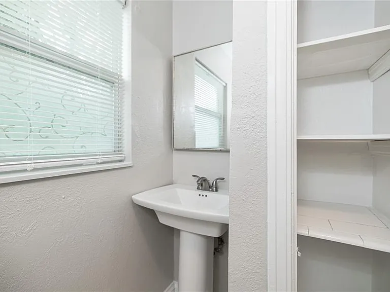 917 30th Ave N #4 — Photo 12