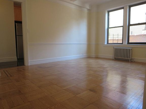 4th image of 115 E 92nd St
