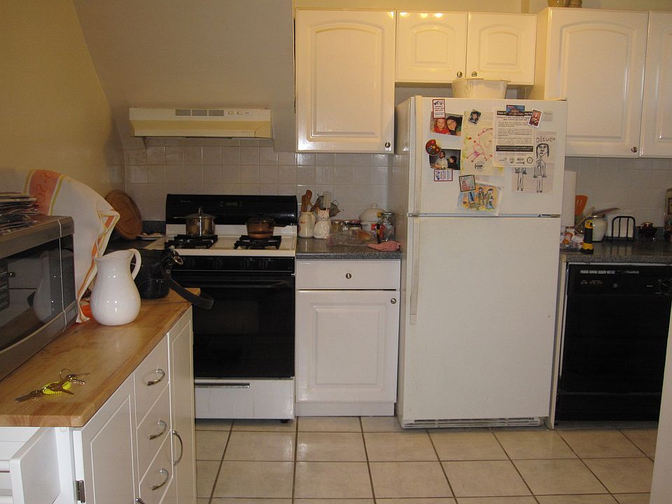 2nd image of 8133 Langdale St