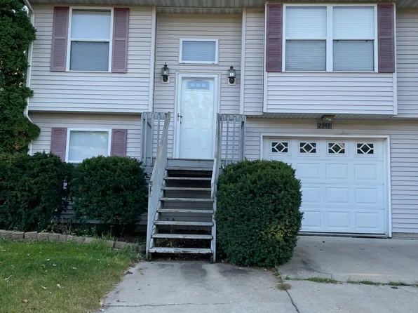 2348 12th St, Coralville, IA 52241