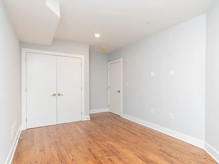 812 N Uber St — Photo 6