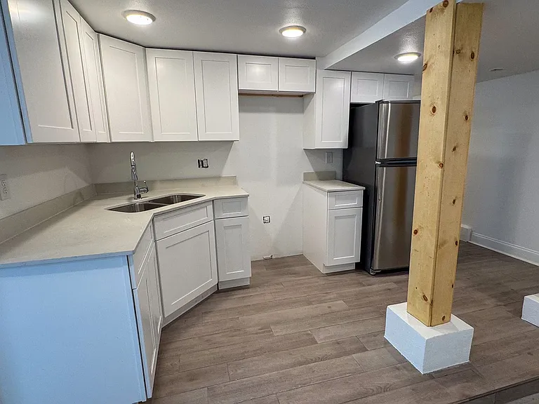 Freshly Renovated 2bd/1ba with New Appliances Near Campus — Photo 3