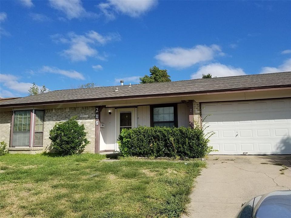 1st image of 209 E Kearney St