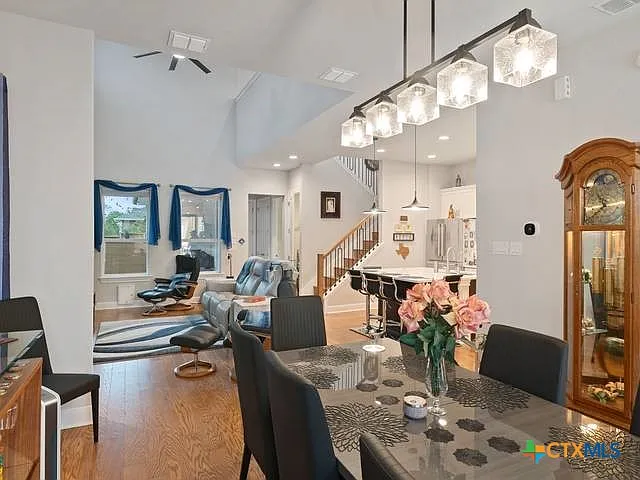 4 bed, 3.0 bath, 1917 sqft, $2,900 — Photo 4