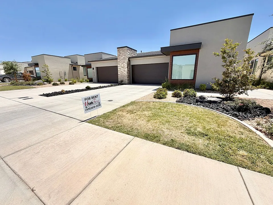 2932 E Snowberry Dr