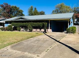 5532 Draughn Dr, Jackson, MS 39209