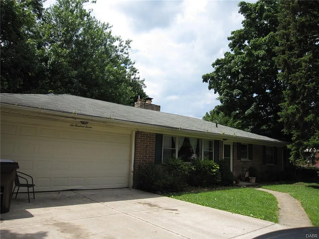 607 Woodlawn Ave photo 1