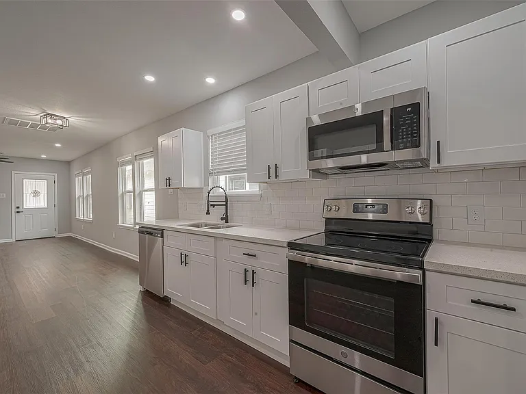 3413 Simmons St — Photo 9