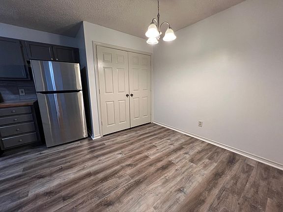 5th image of 11917 Averett Ct #17